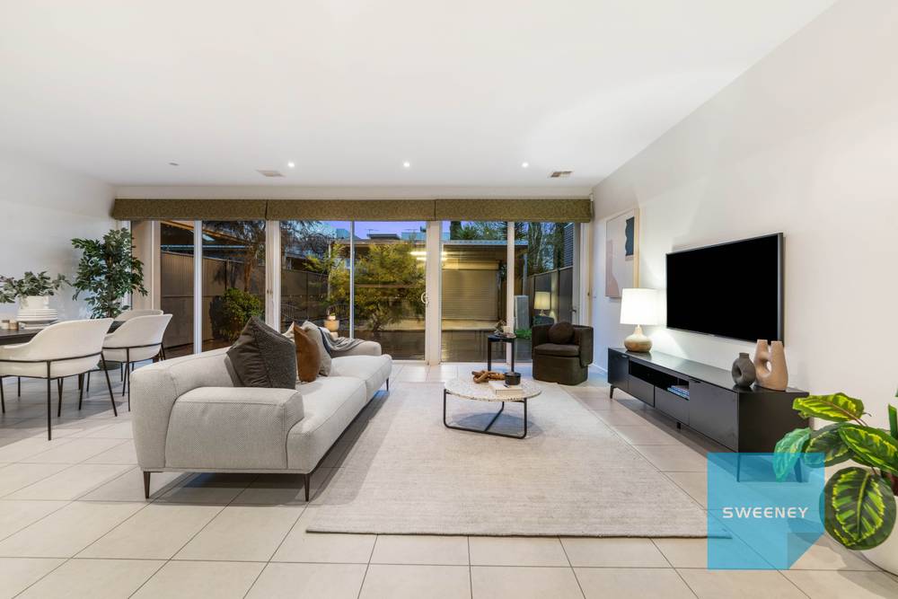 4 Kensington Street, CAROLINE SPRINGS, VIC 3023
