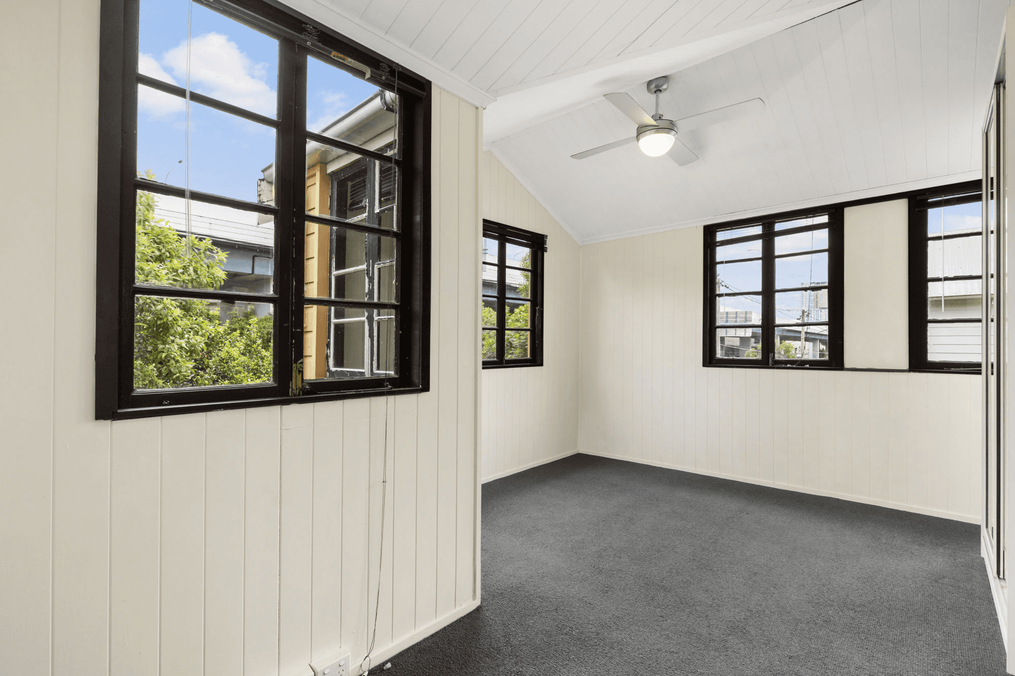 28 Marquis Street, GREENSLOPES, QLD 4120