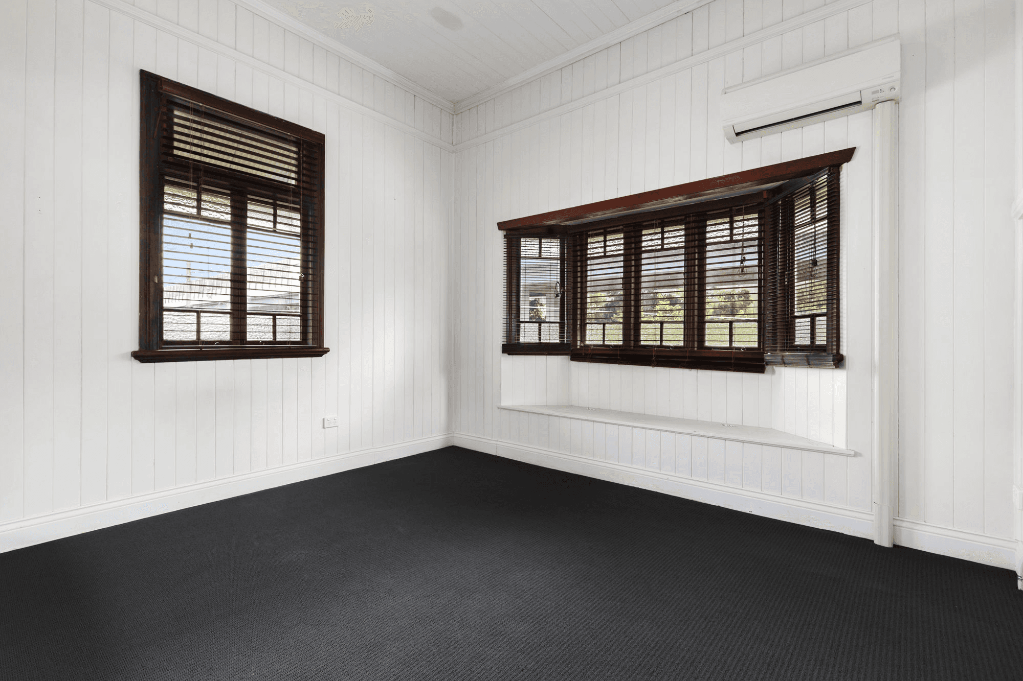 28 Marquis Street, GREENSLOPES, QLD 4120