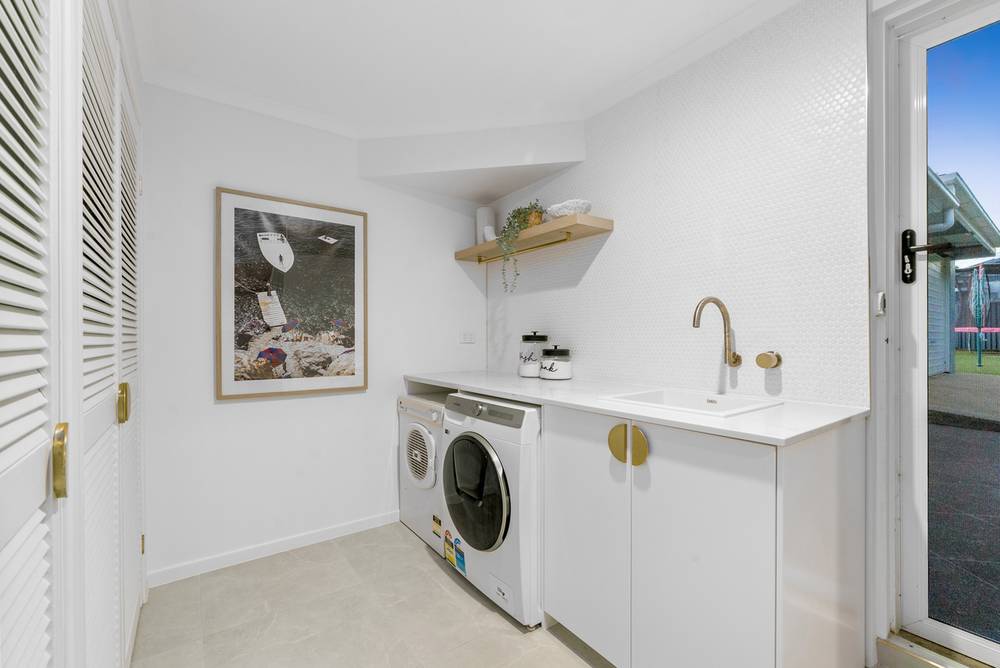 54a Arthur Street, WOODY POINT, QLD 4019