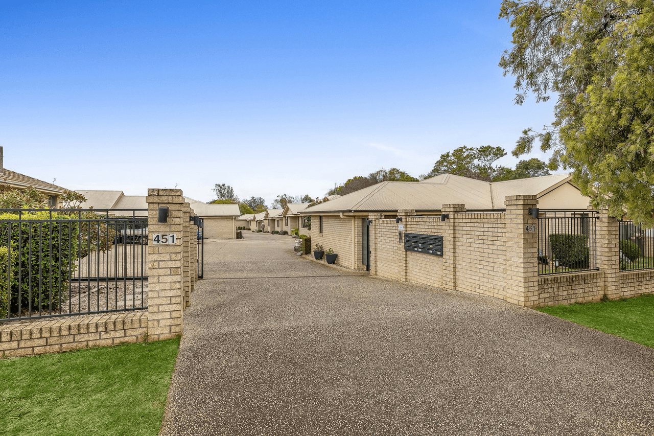 3/451 Alderley Street, HARRISTOWN, QLD 4350