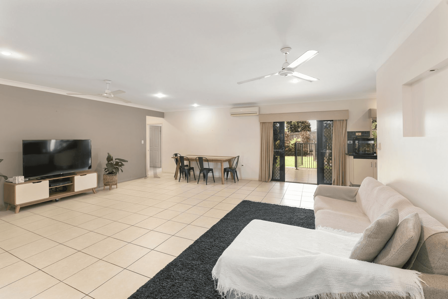 33 Bassett Street, KANIMBLA, QLD 4870