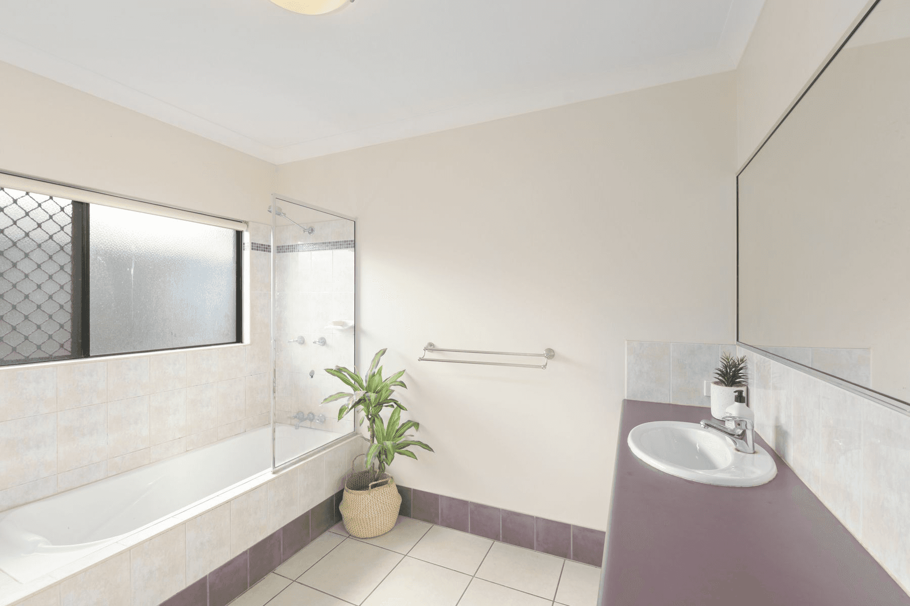 33 Bassett Street, KANIMBLA, QLD 4870