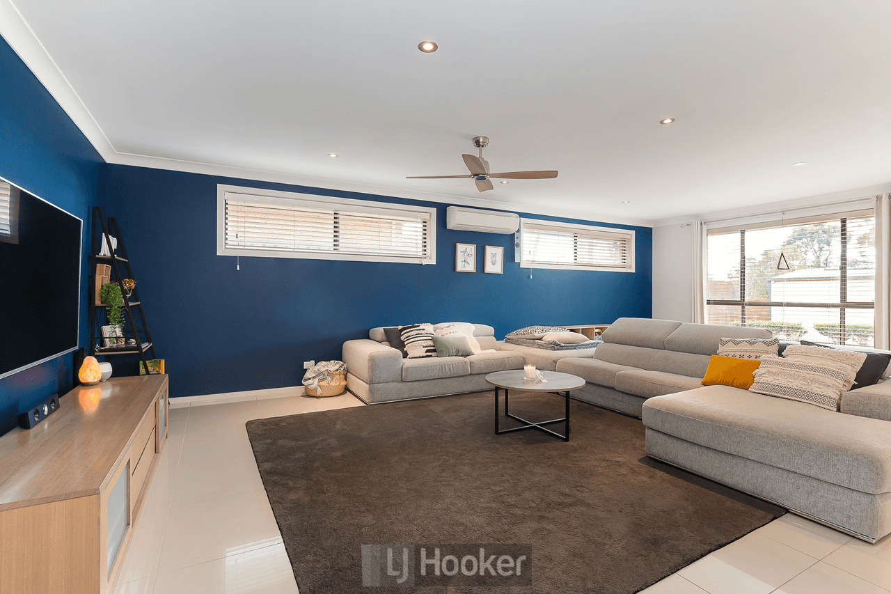 52 Dalmeny Drive, MACQUARIE HILLS, NSW 2285