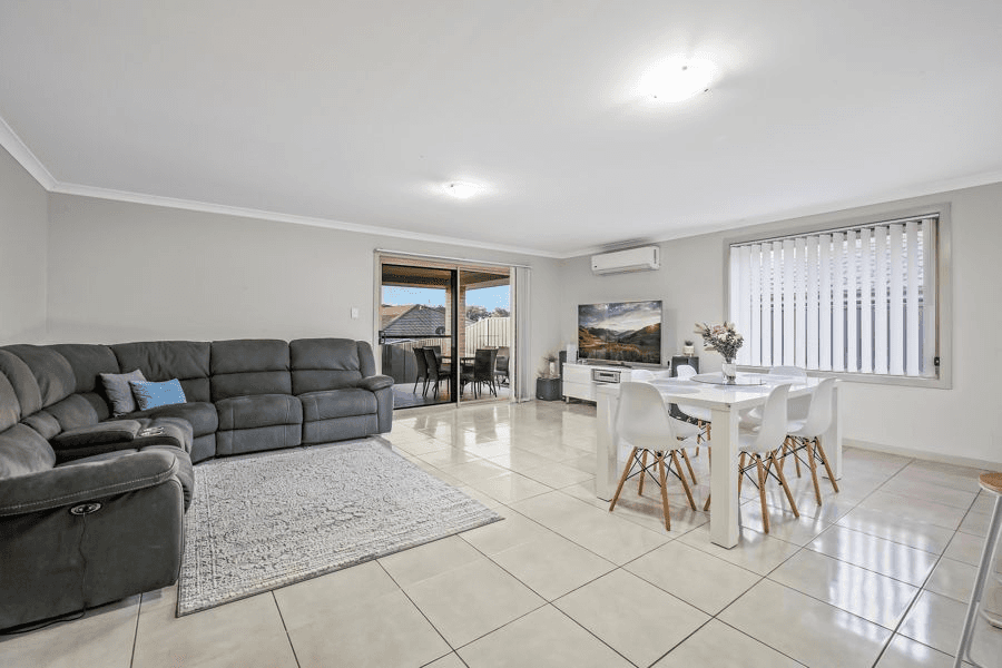 23 CLYDESDALE STREET, WADALBA, NSW 2259