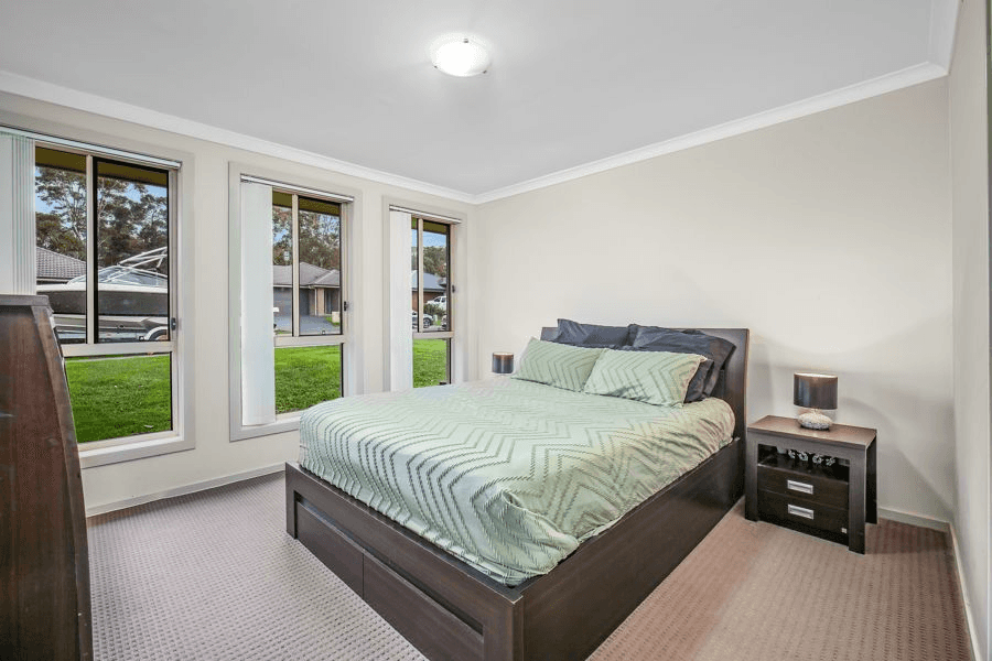 23 CLYDESDALE STREET, WADALBA, NSW 2259