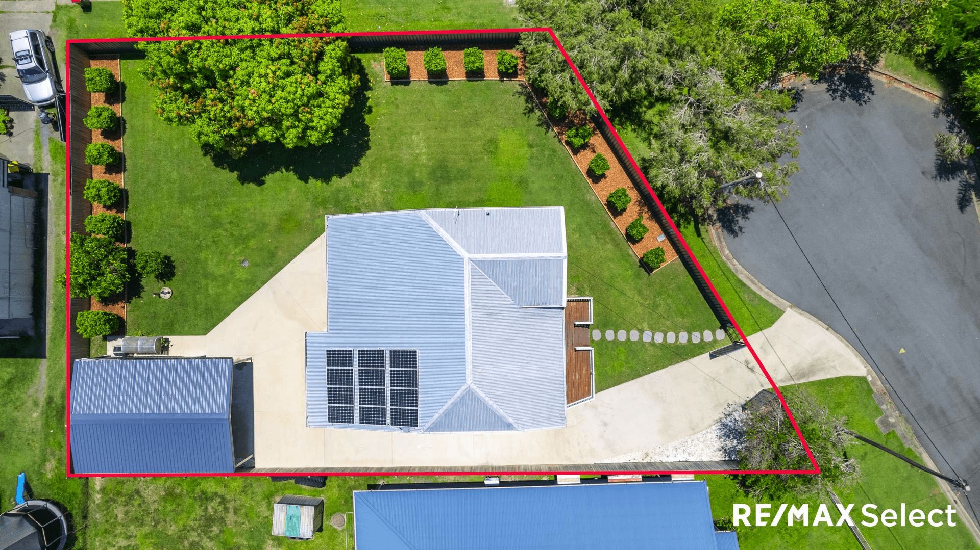 8 The Crescent, NORTH MACKAY, QLD 4740