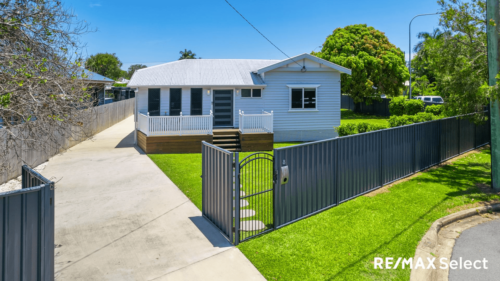 8 The Crescent, NORTH MACKAY, QLD 4740