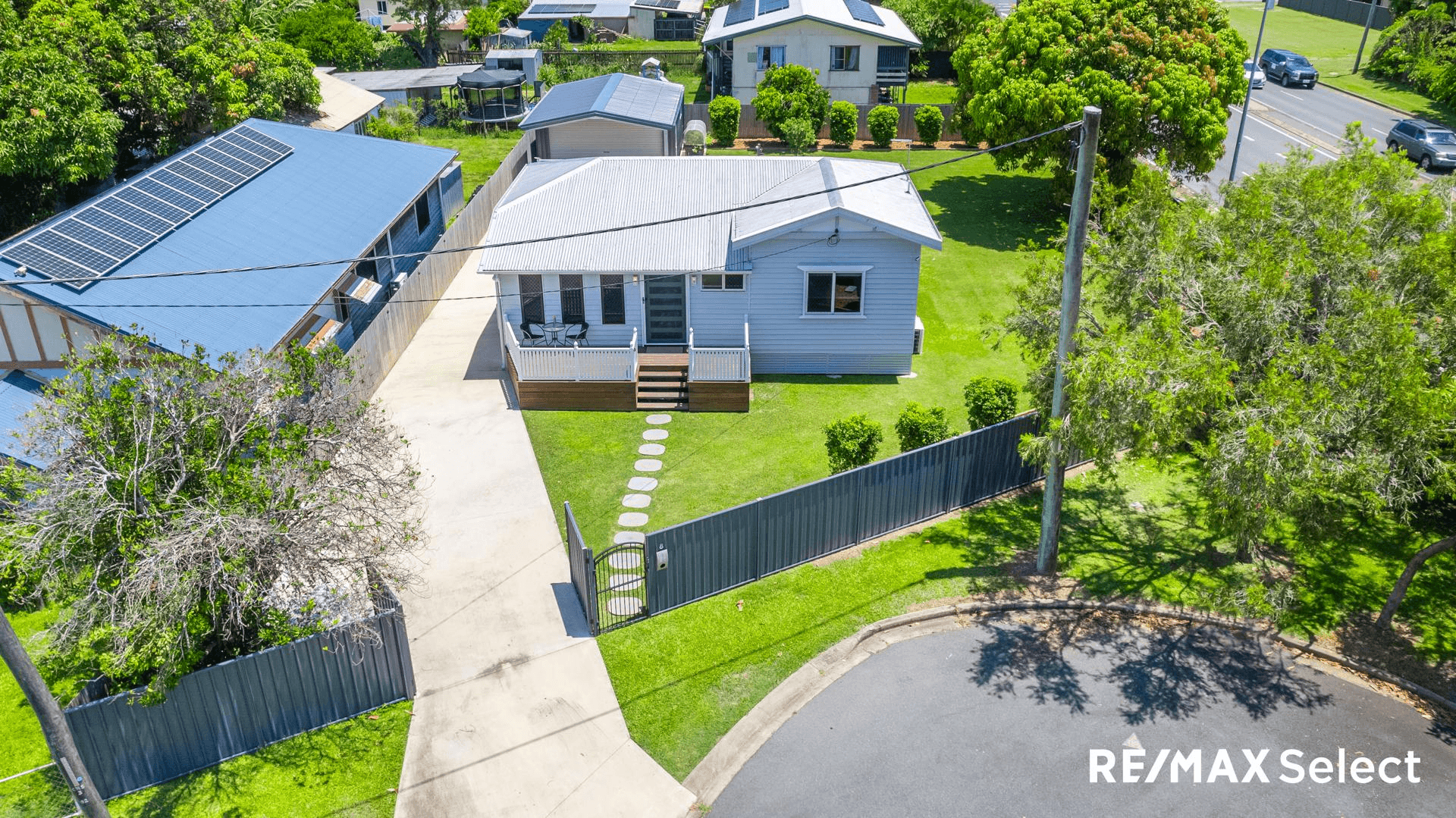 8 The Crescent, NORTH MACKAY, QLD 4740