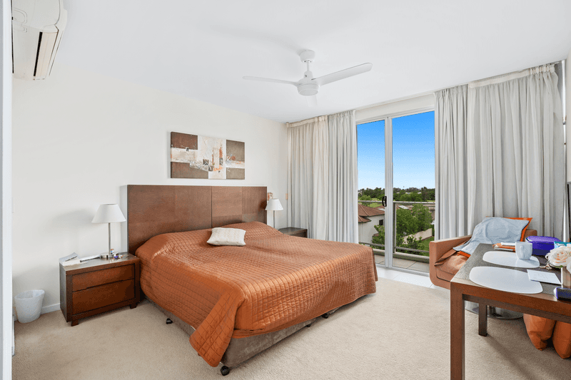 2411/2 Activa Way, HOPE ISLAND, QLD 4212