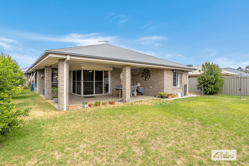 15 Gilson Place, Howlong, NSW 2643