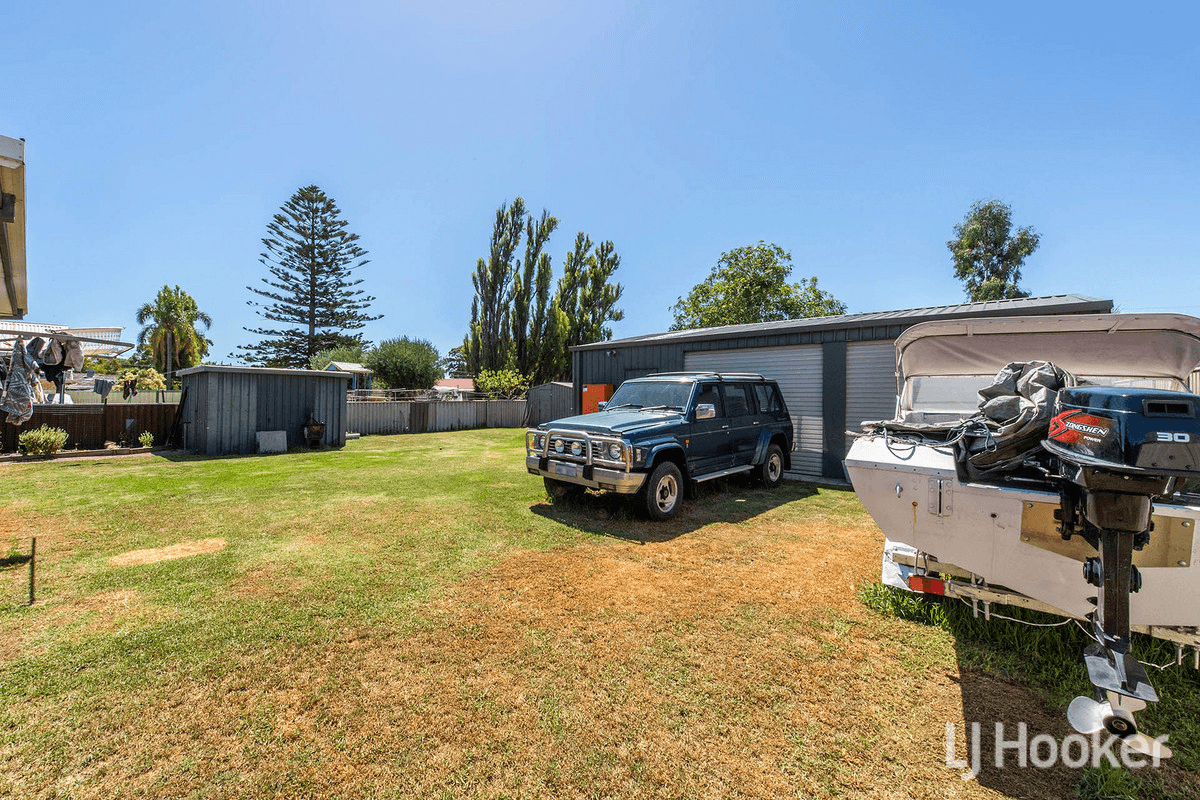 2A Wyeree Road, MANDURAH, WA 6210