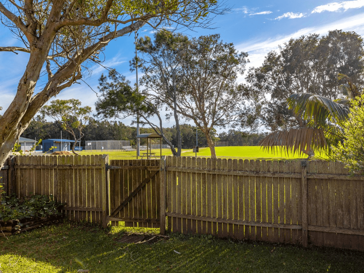 17 Old Bar Road, OLD BAR, NSW 2430