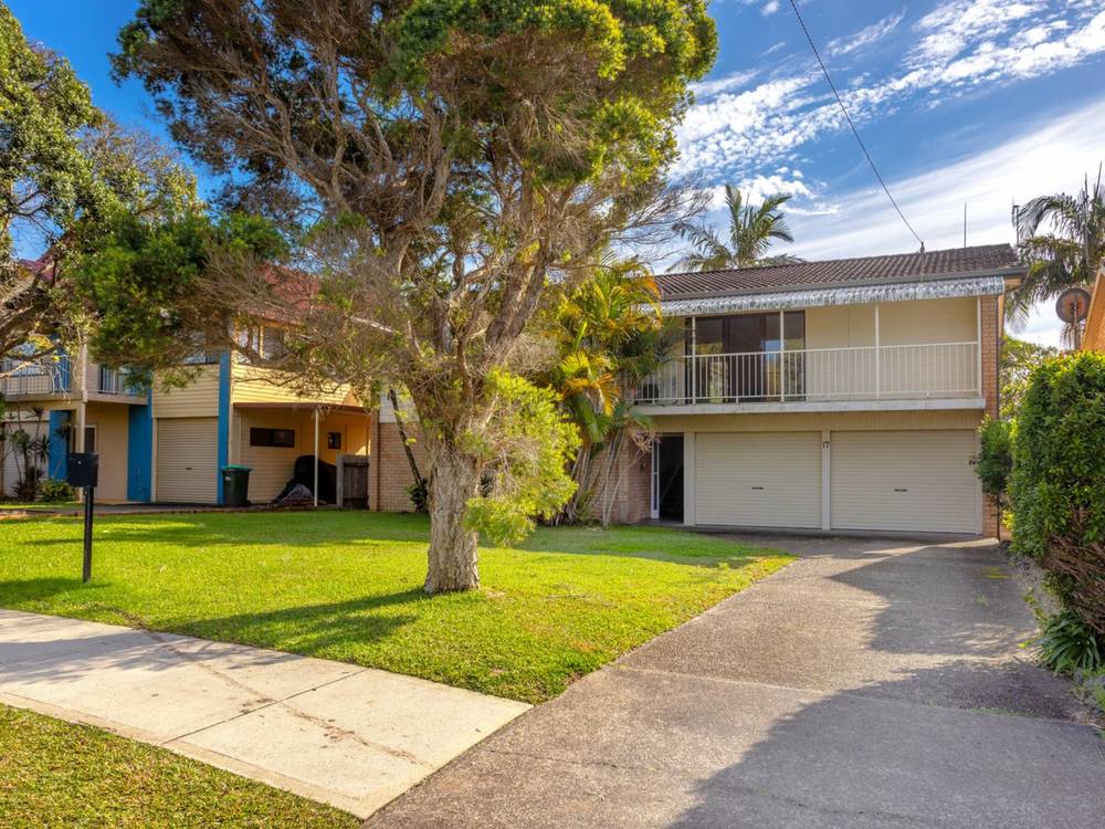 17 Old Bar Road, OLD BAR, NSW 2430