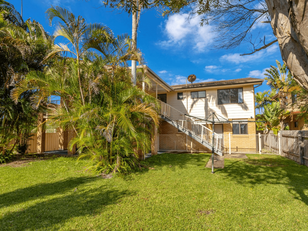 17 Old Bar Road, OLD BAR, NSW 2430