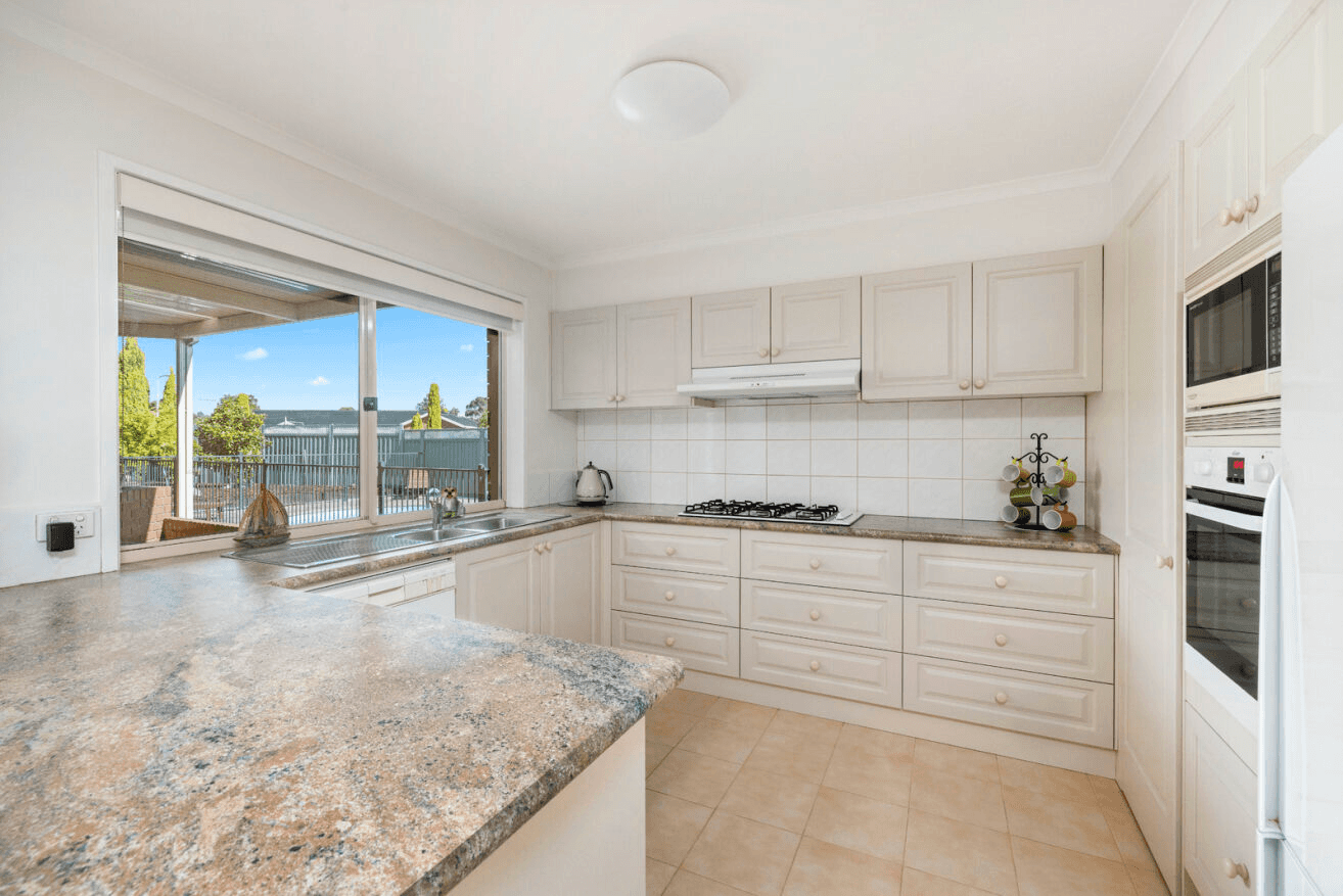 12 Moorhead Avenue, Mornington, VIC 3931