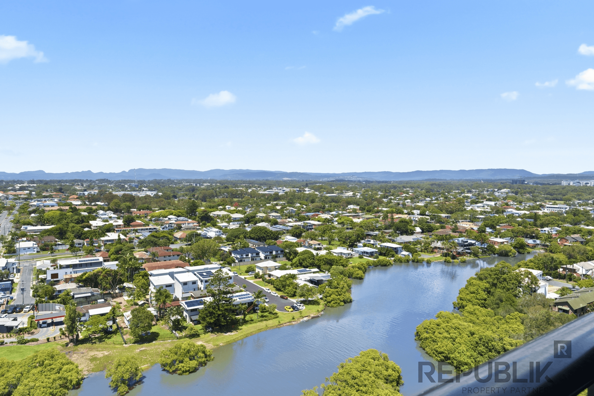 1807/180 Marine Parade, LABRADOR, QLD 4215