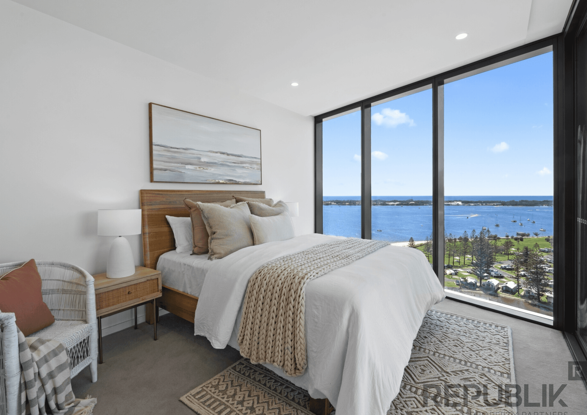 1807/180 Marine Parade, LABRADOR, QLD 4215