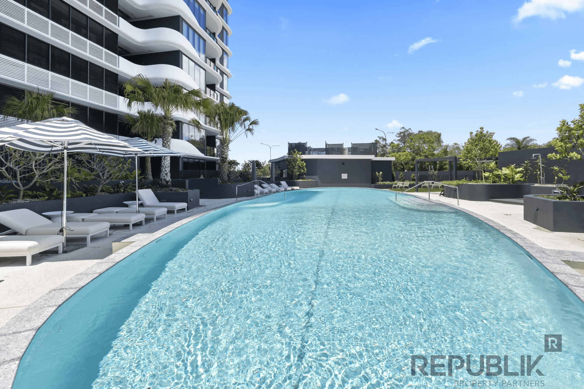 1807/180 Marine Parade, LABRADOR, QLD 4215