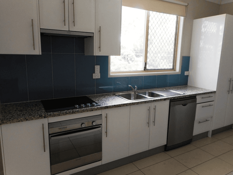 708 Oxley Road, CORINDA, QLD 4075
