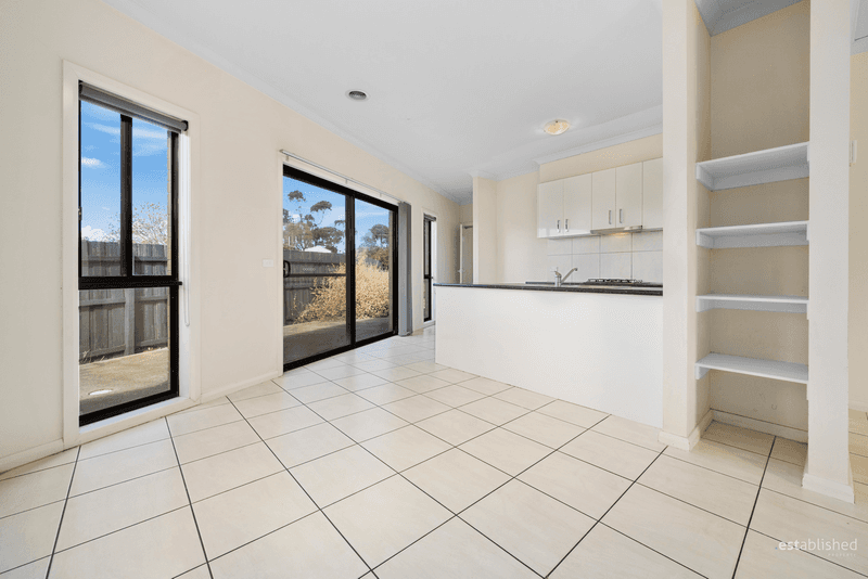 2/33 Cormorant Crescent, WERRIBEE, VIC 3030