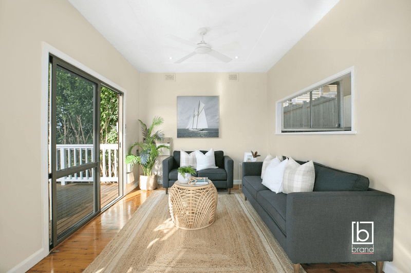 11 Hughes Street, POINT CLARE, NSW 2250