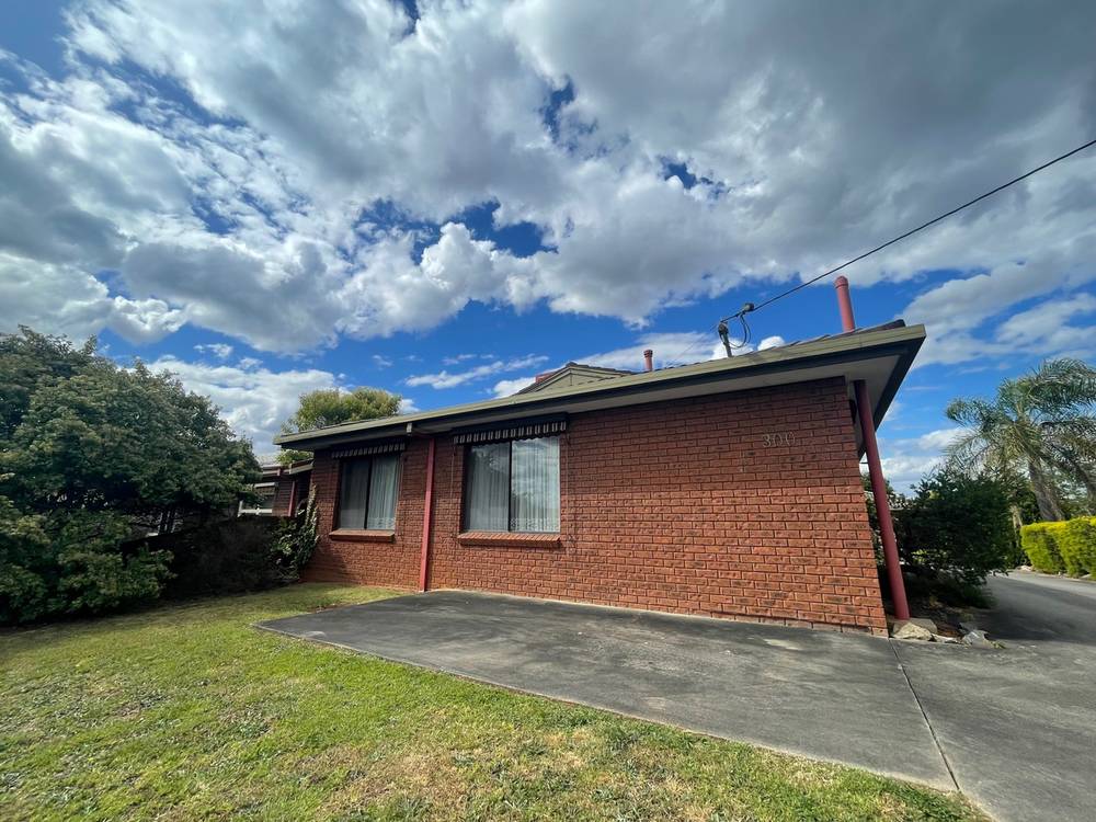 1/300 Highview Crescent, LAVINGTON, NSW 2641
