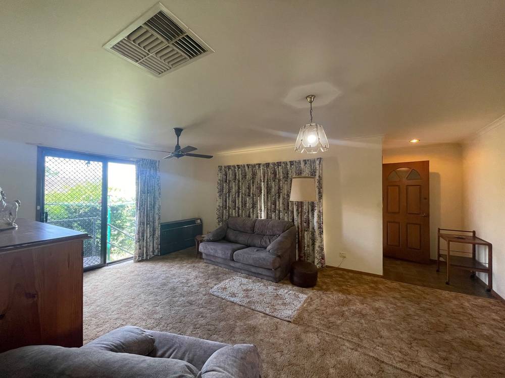 1/300 Highview Crescent, LAVINGTON, NSW 2641