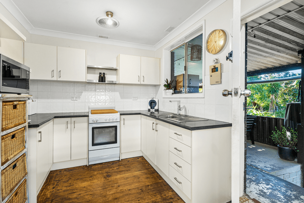 25 Barrack Avenue, BARRACK HEIGHTS, NSW 2528