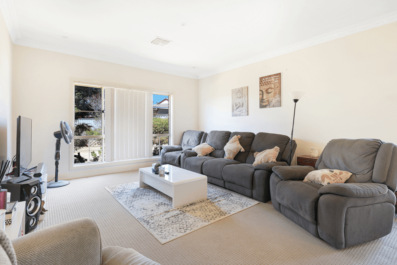 1/4 McDonald Crescent, TAMWORTH, NSW 2340