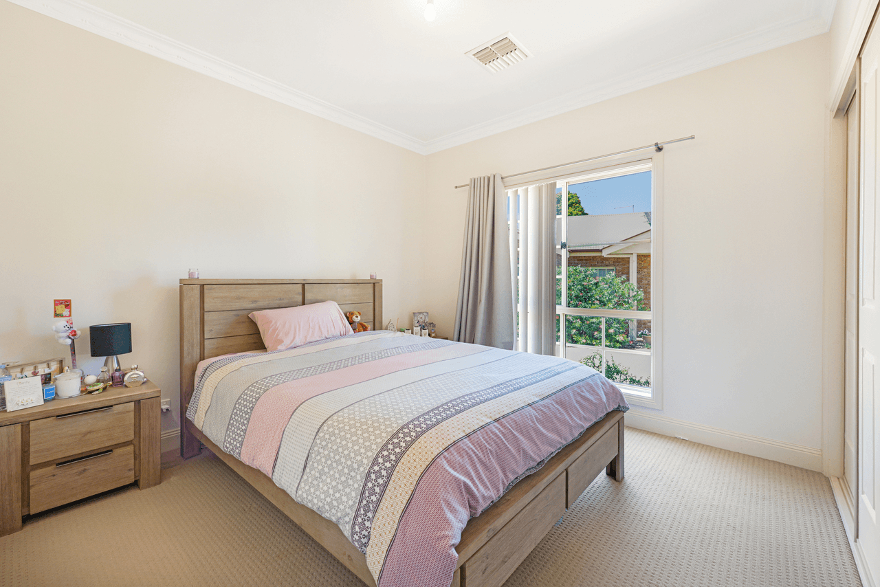 1/4 McDonald Crescent, TAMWORTH, NSW 2340