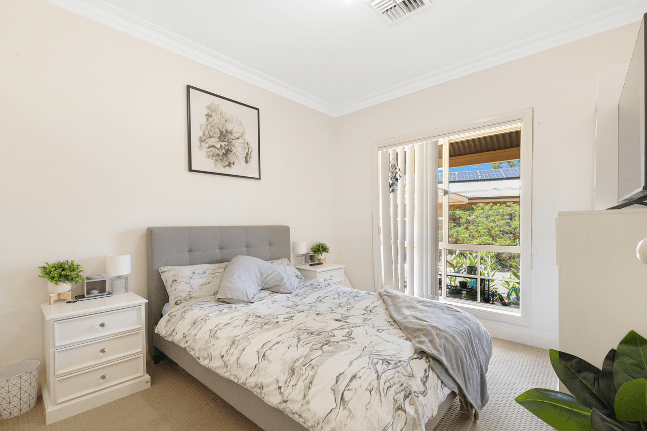 1/4 McDonald Crescent, TAMWORTH, NSW 2340