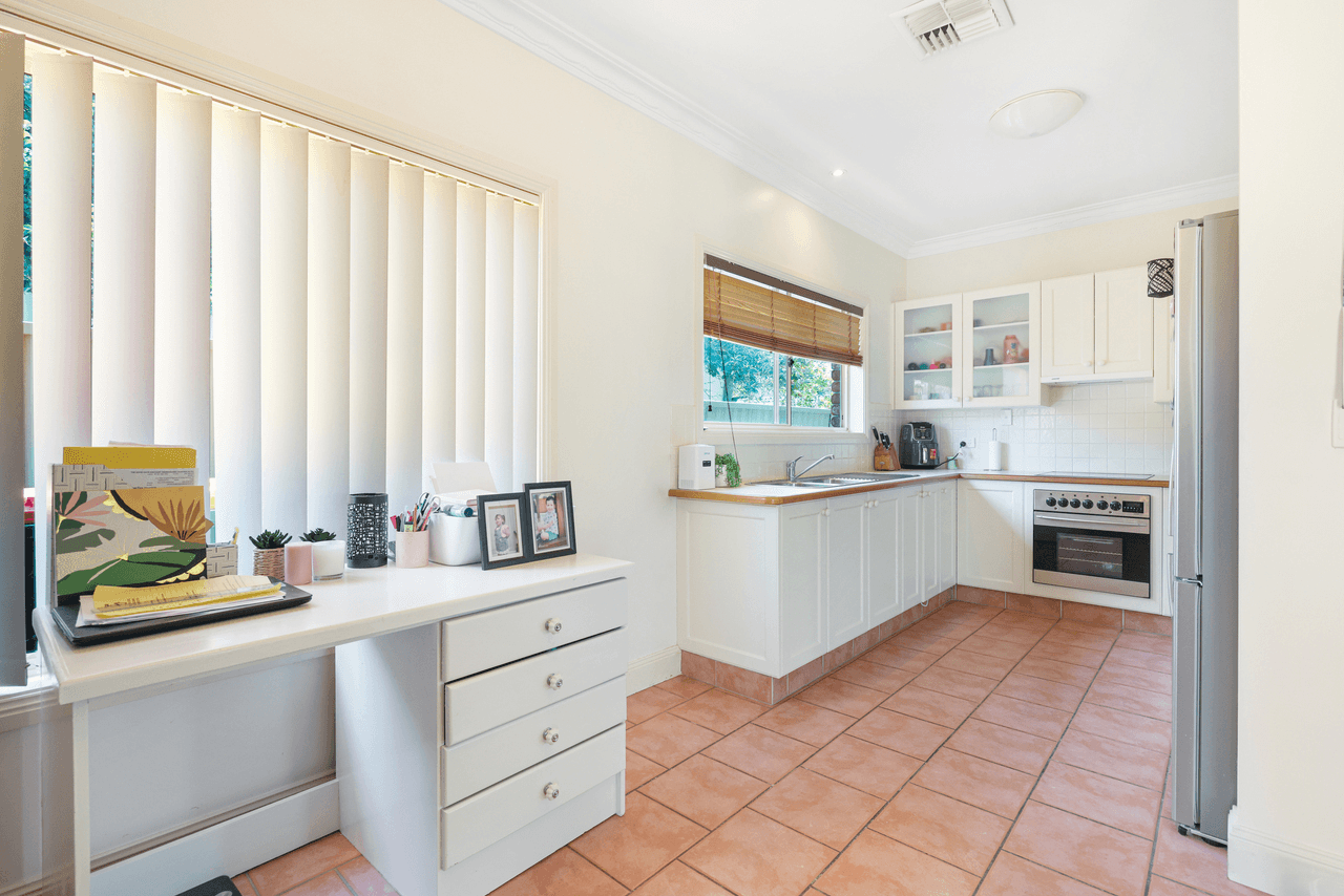 1/4 McDonald Crescent, TAMWORTH, NSW 2340