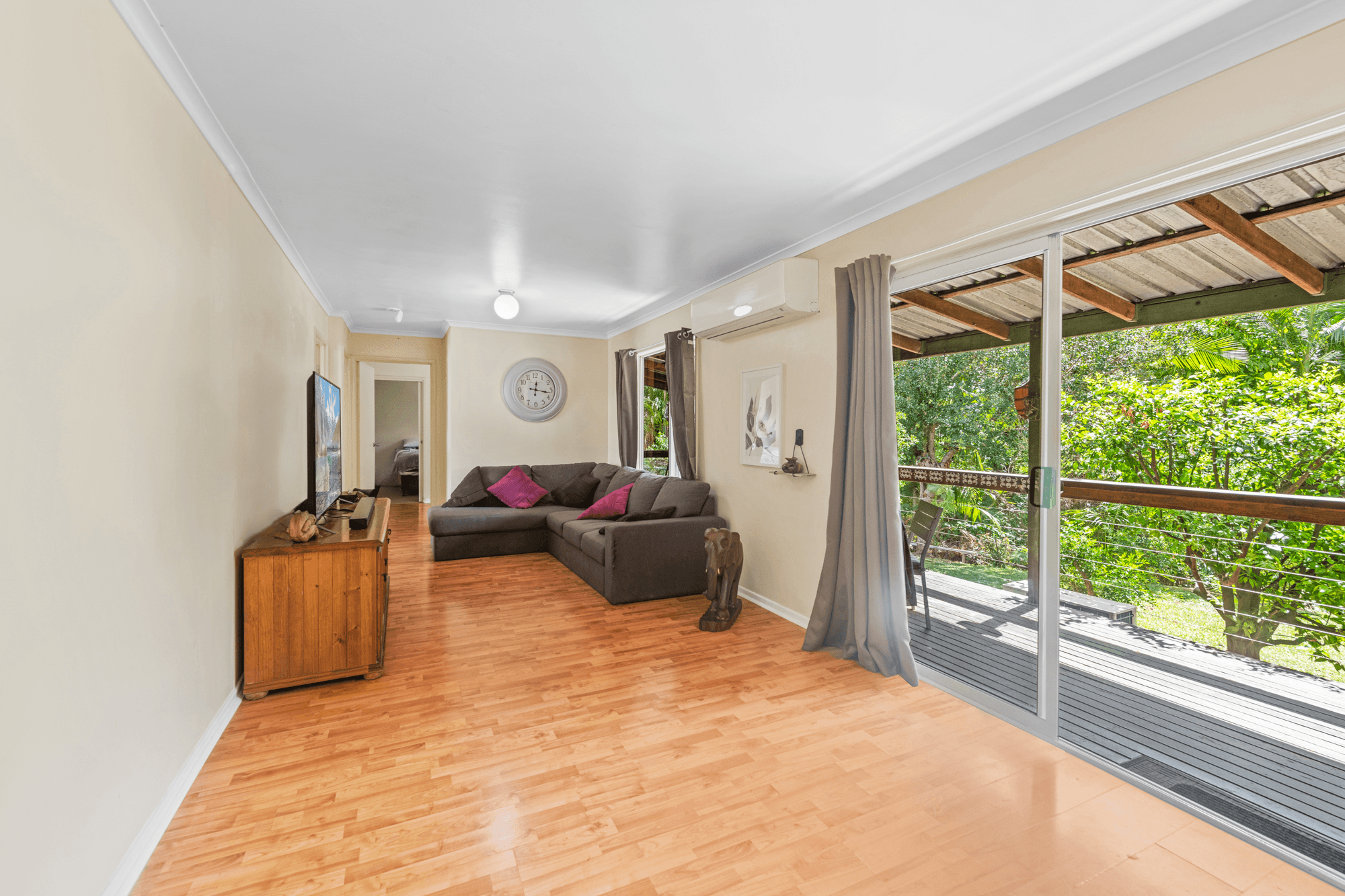 8B Cribb Street, LANDSBOROUGH, QLD 4550