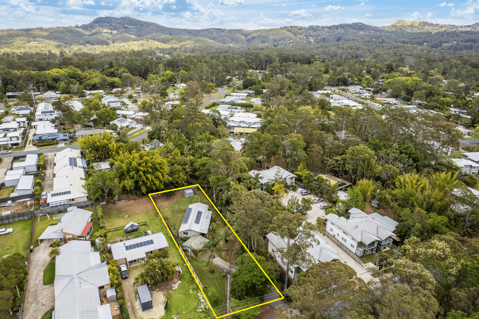 8B Cribb Street, LANDSBOROUGH, QLD 4550