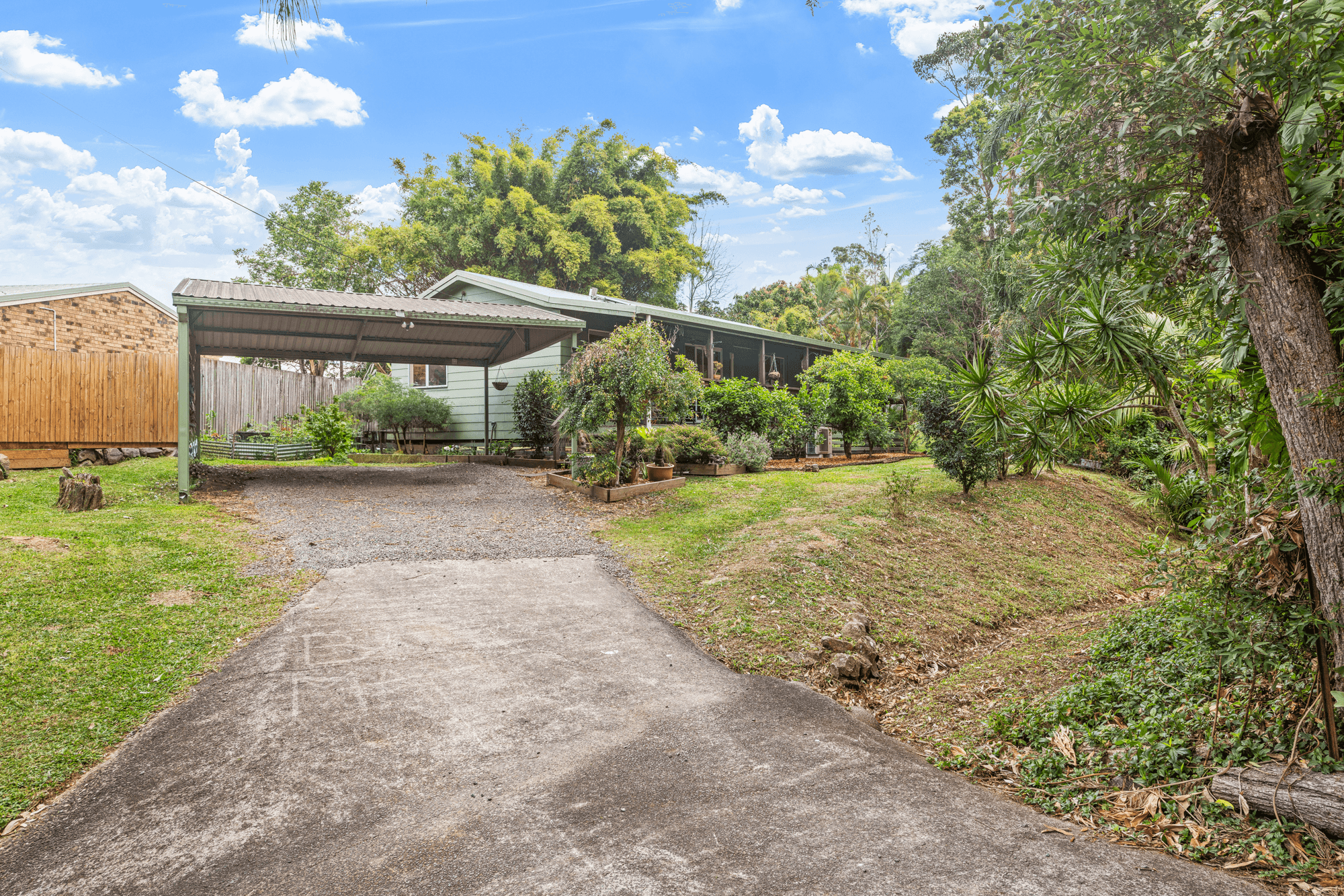 8B Cribb Street, LANDSBOROUGH, QLD 4550