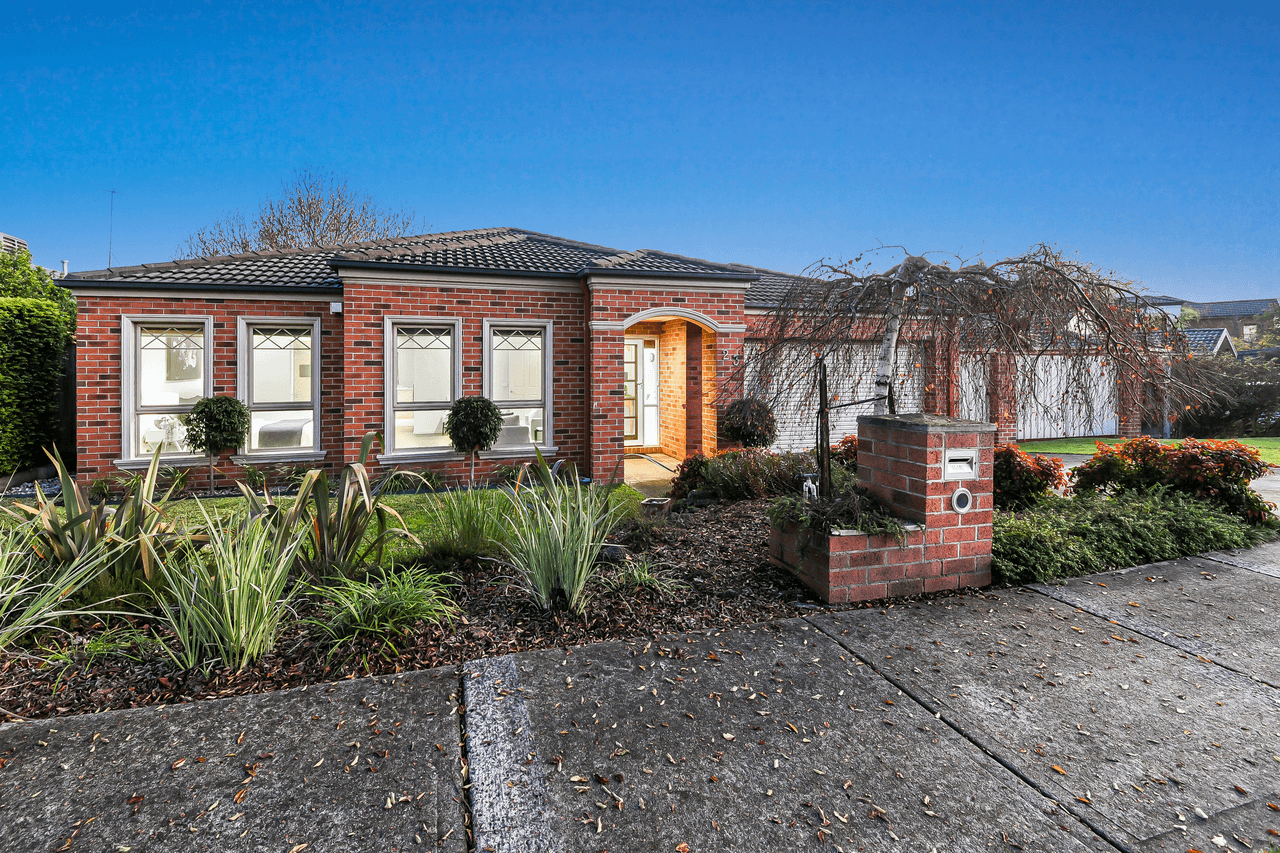 23 Kuranda Crescent, BERWICK, VIC 3806