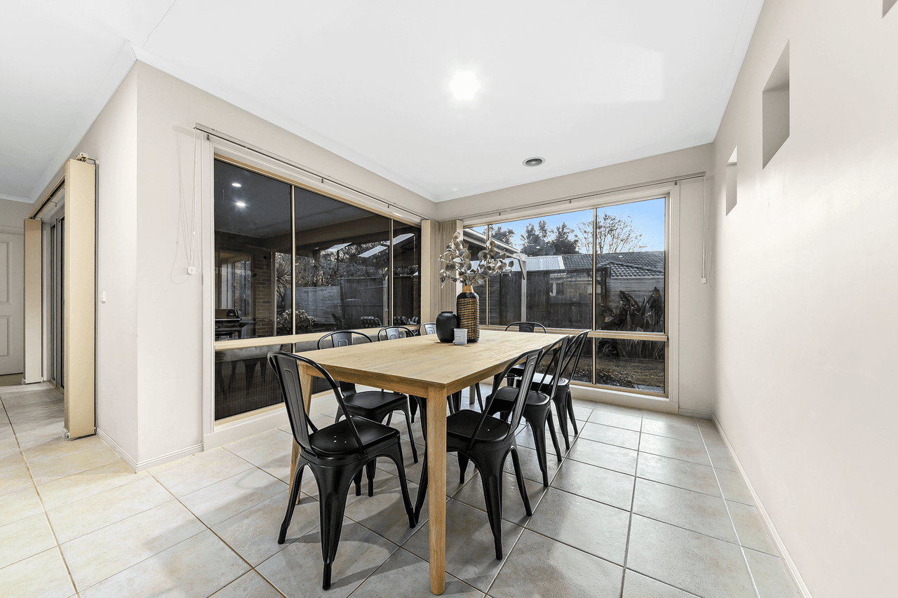 23 Kuranda Crescent, BERWICK, VIC 3806