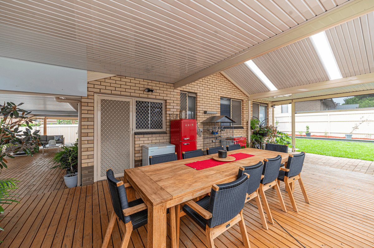 4 Carr Crescent, NEWTON, SA 5074