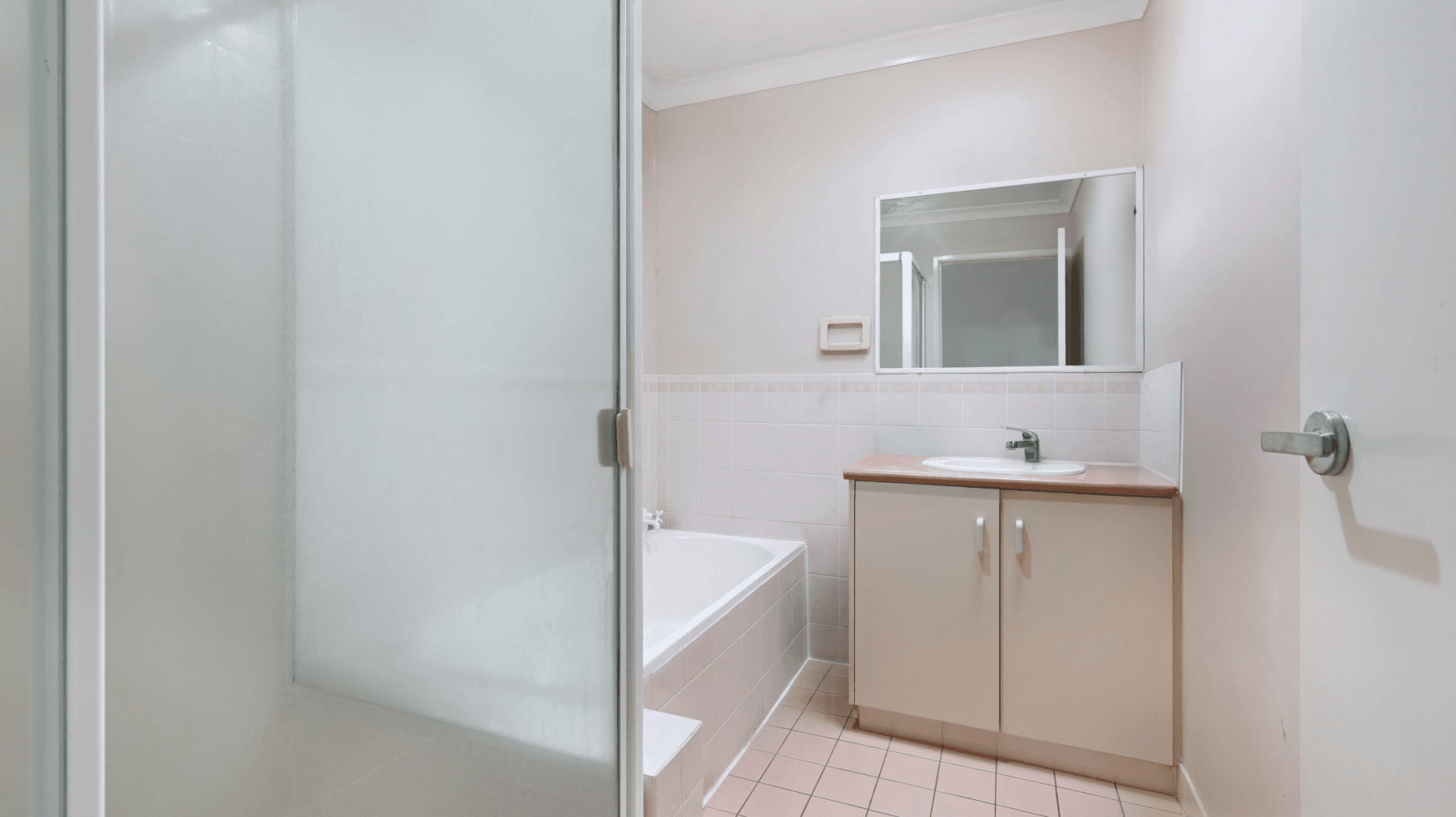 1/6 Mannuem Court, RANGEVILLE, QLD 4350