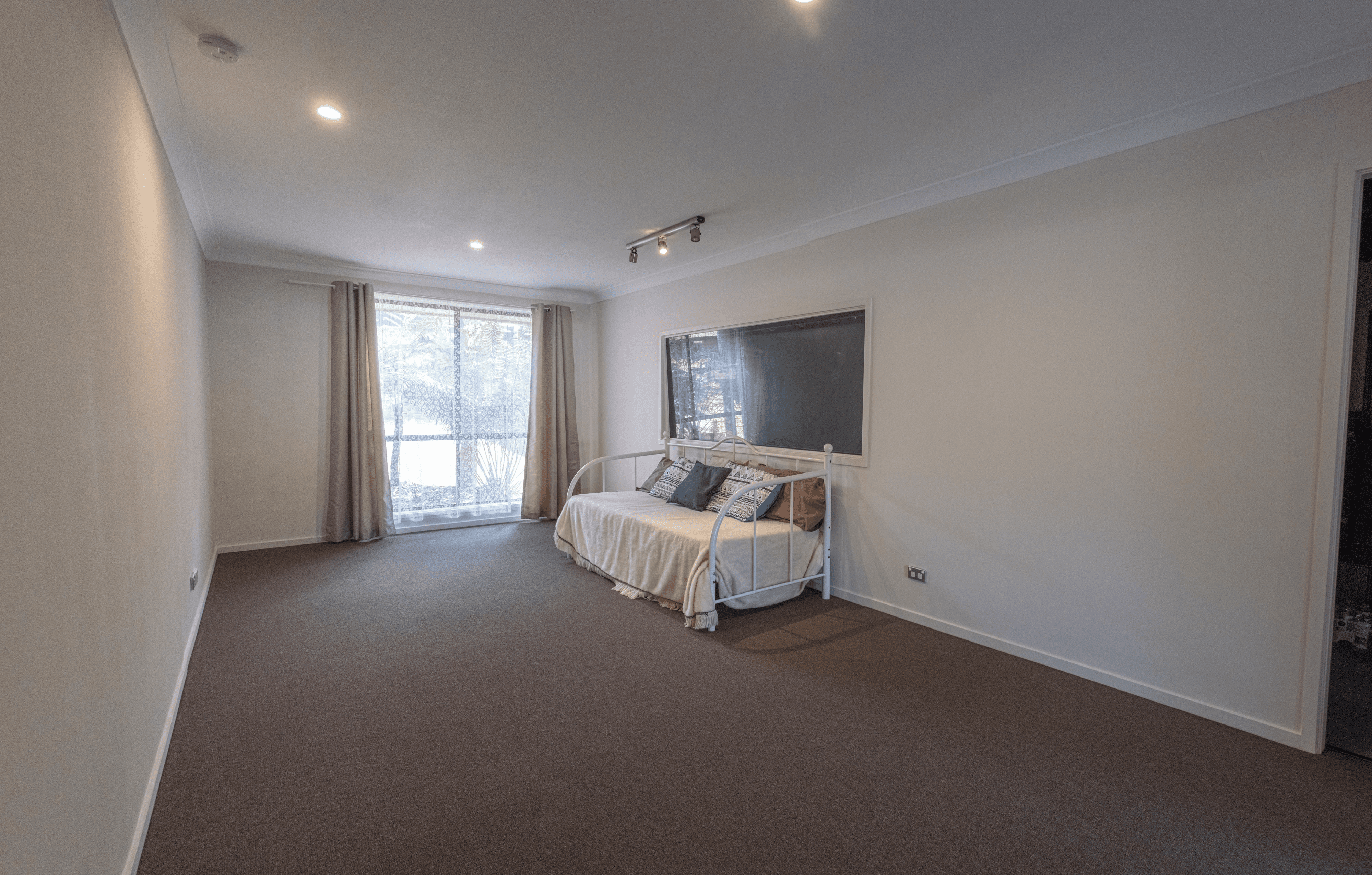 33 Scarborough Way, Dunbogan, NSW 2443