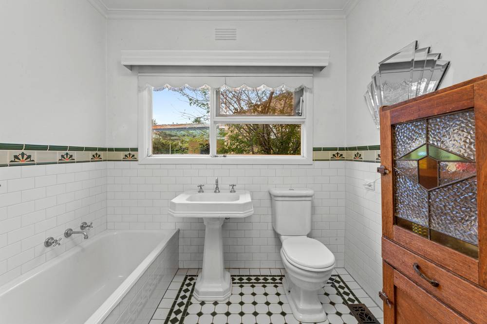 24 Eley Road, BURWOOD, VIC 3125