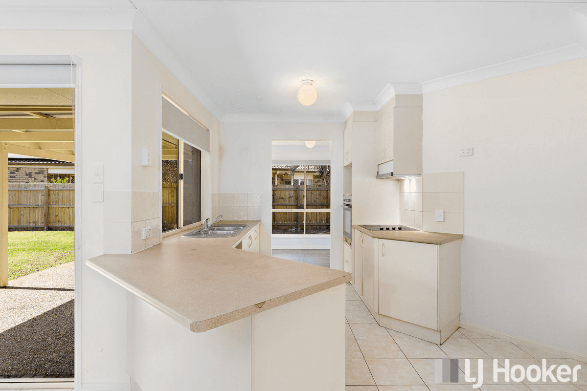 7 Club Crescent, REDLAND BAY, QLD 4165