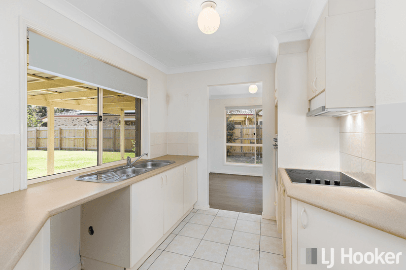 7 Club Crescent, REDLAND BAY, QLD 4165