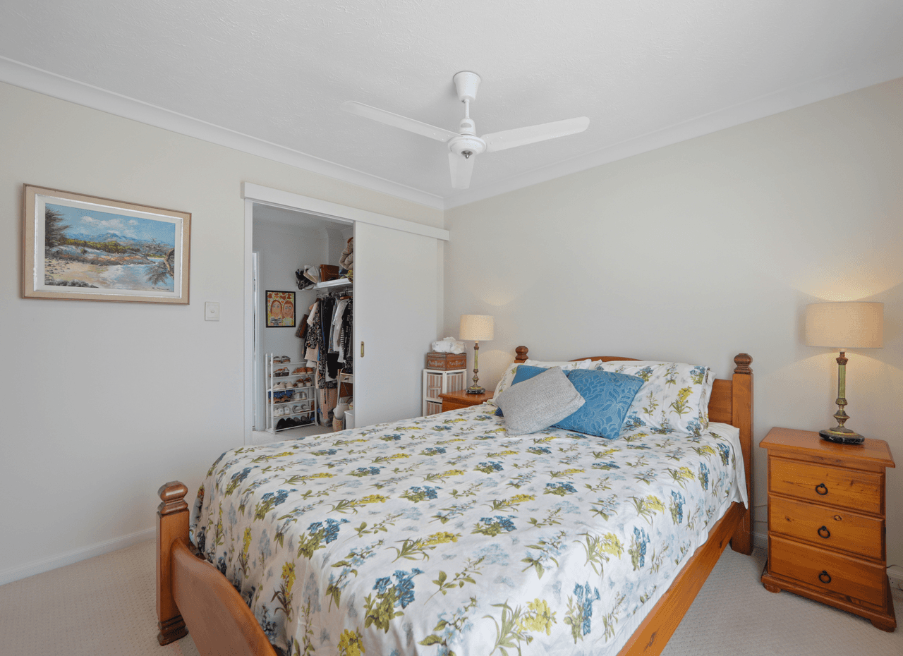 24/20 Saint Kevins Avenue, BENOWA, QLD 4217