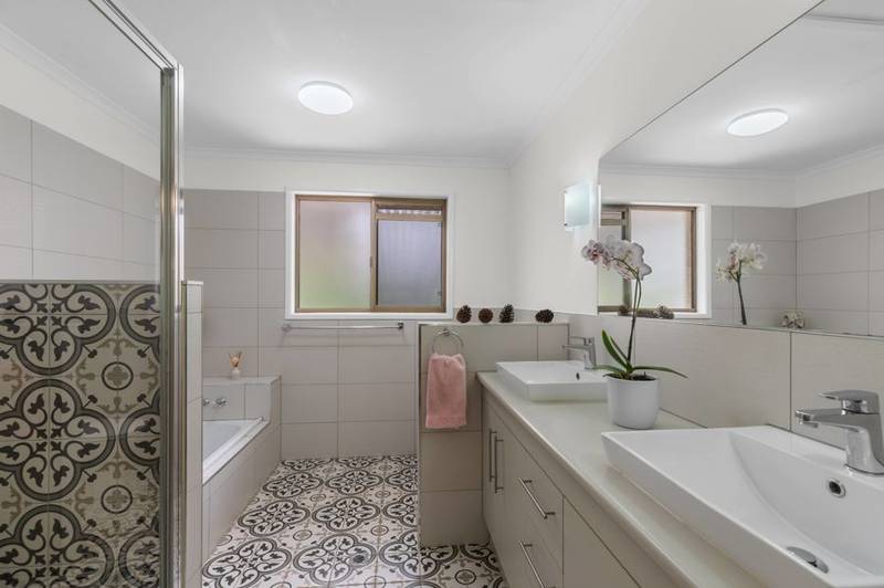 19 Pokela Road, GOOMBOORIAN, QLD 4570