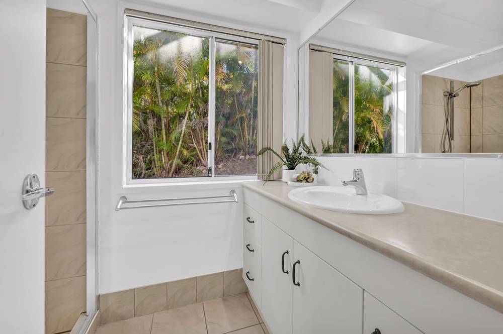 9 Carinya Court, PIMPAMA, QLD 4209