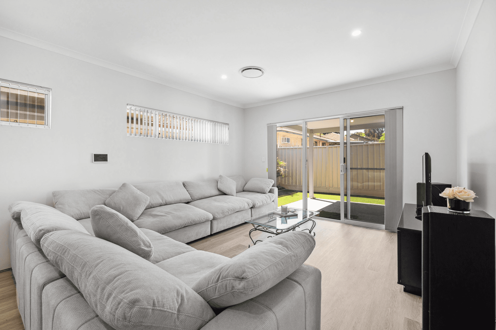 2 Ferdinand Cres, COOLBELLUP, WA 6163