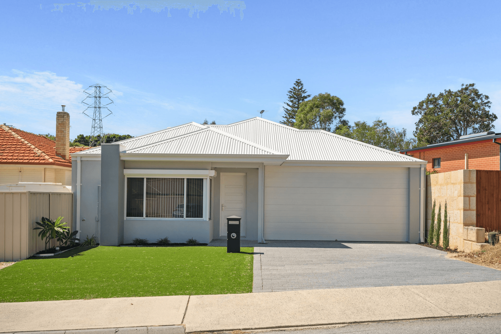 2 Ferdinand Cres, COOLBELLUP, WA 6163