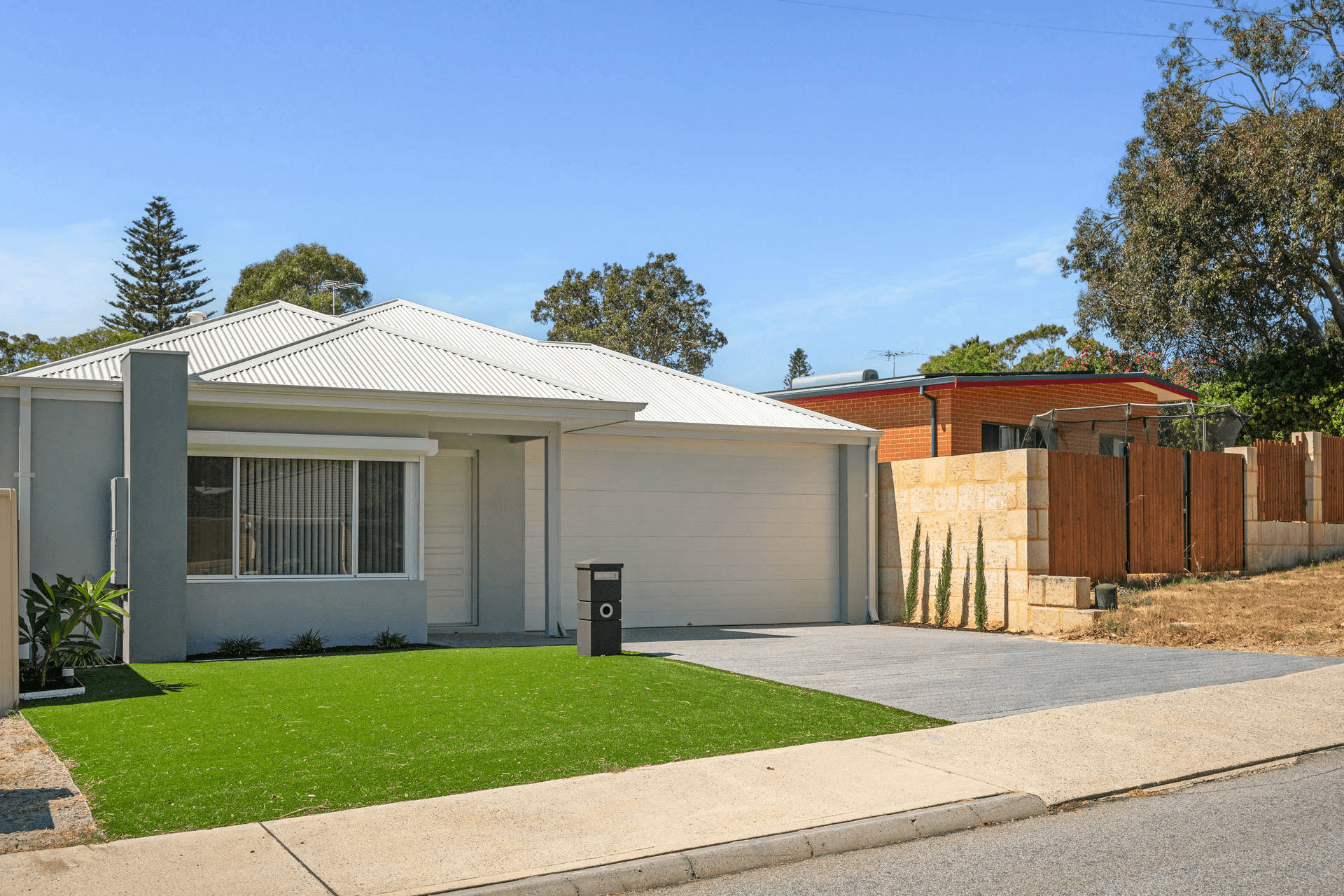 2 Ferdinand Cres, COOLBELLUP, WA 6163